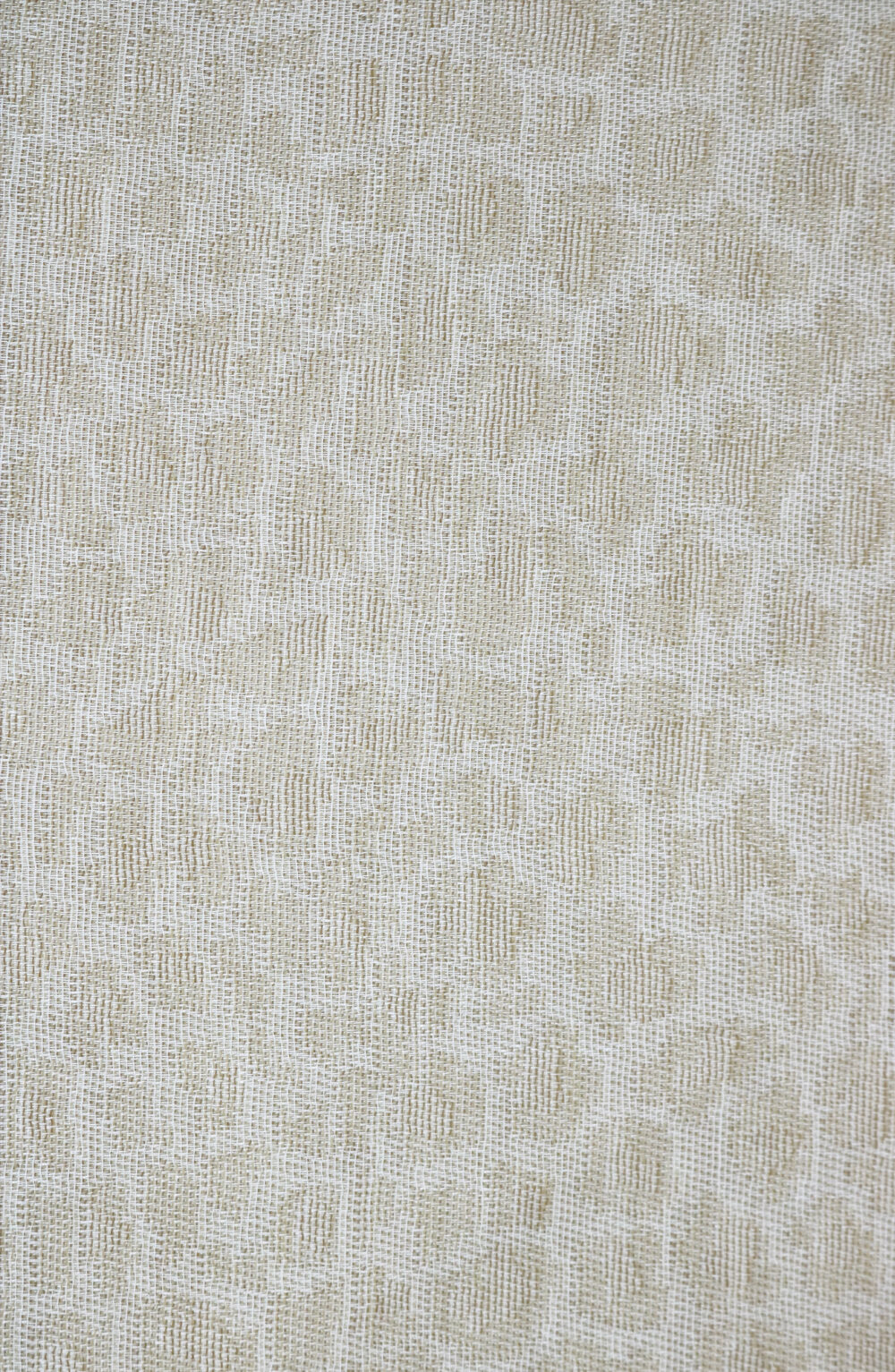 Women scarf taupe with soft animalier design - Image 4