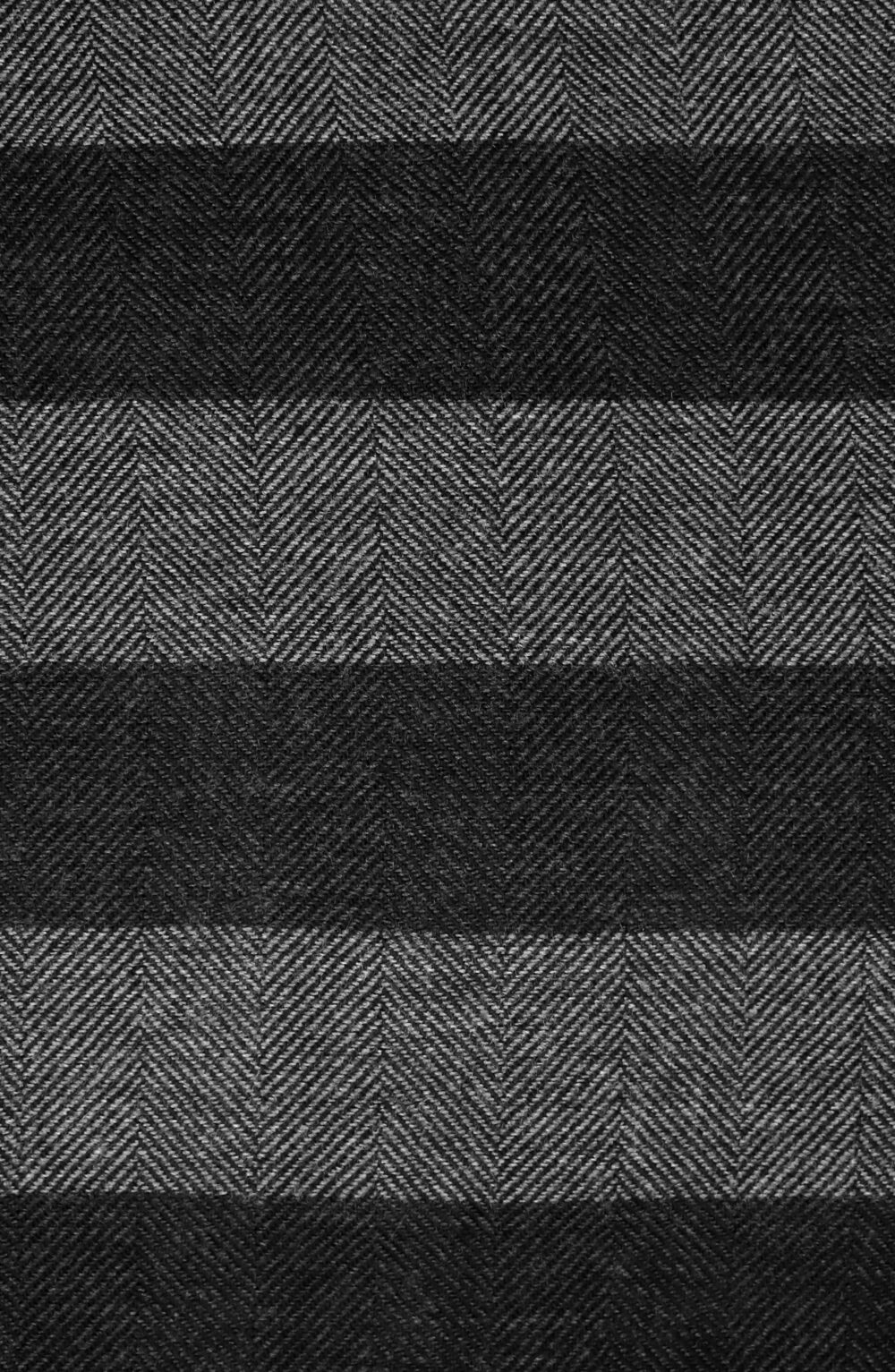 Women scarf yarn dyed black and grey color - Image 5