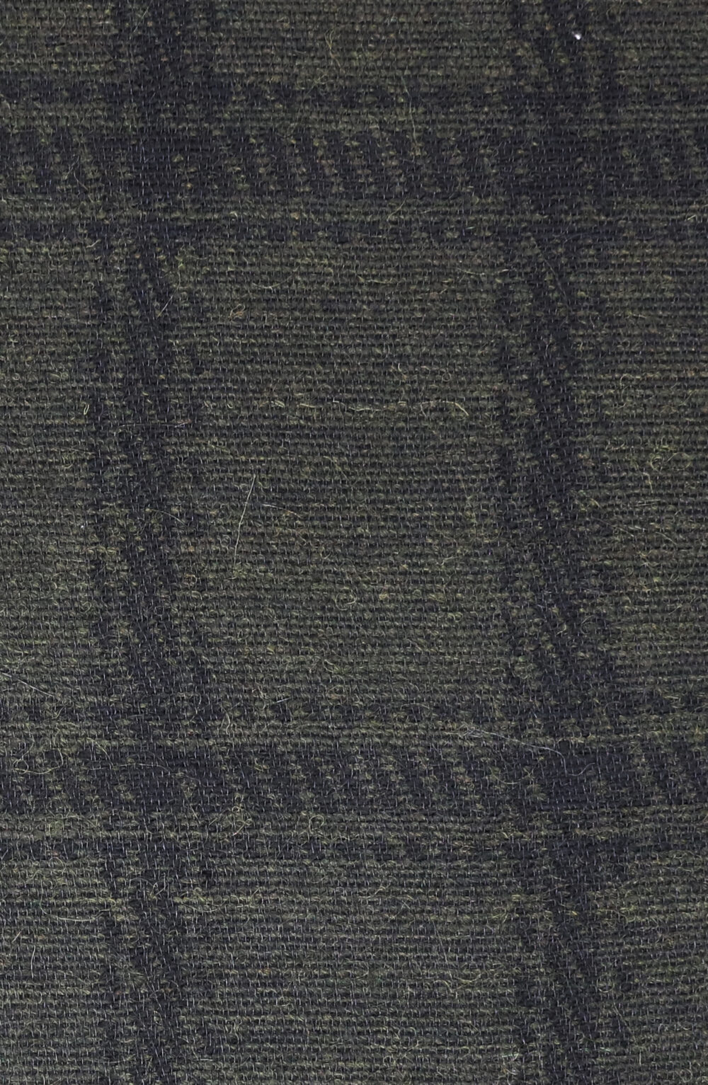 Elegant Women scarf with modern tartan design green - Image 4